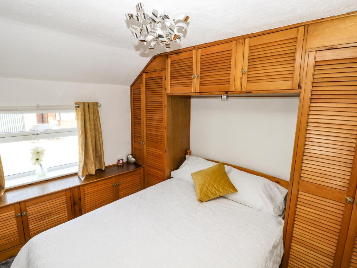 8 Heatons Bridge Road Villa Ormskirk Exteriör bild