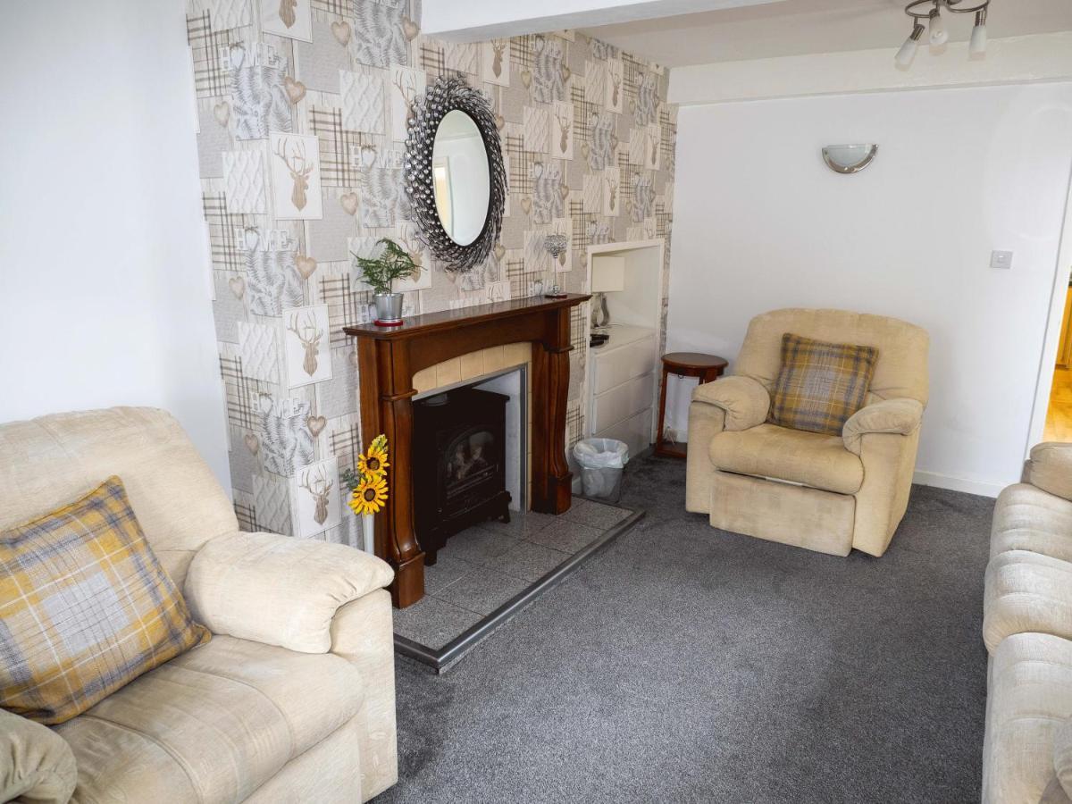 8 Heatons Bridge Road Villa Ormskirk Exteriör bild